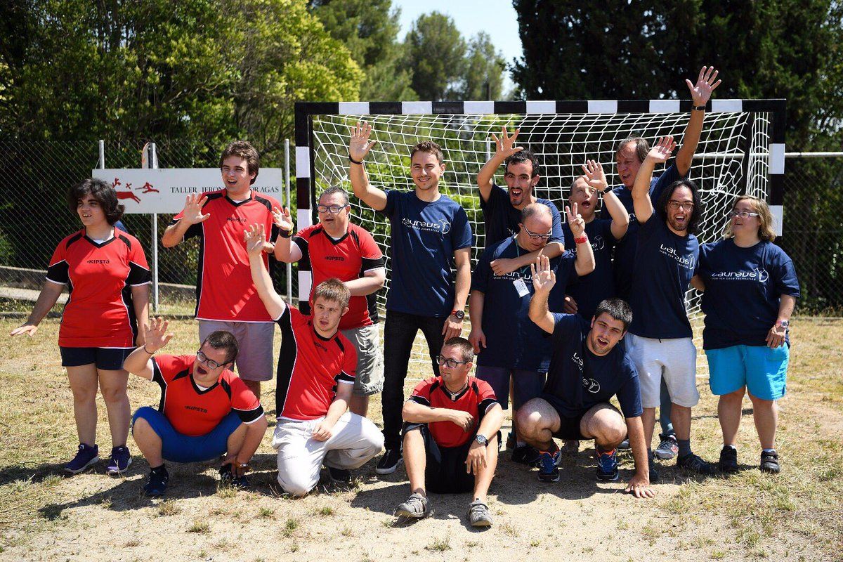 Jorge Lorenzo durant la seva visita al Taller Jeroni de Moragas de Sant Cugat FOTO: Jorge Lorenzo/Twitter