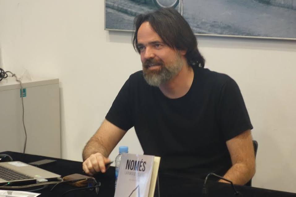 Oriol Castellví durant la presentació del llibre a Alibri Llibreria FOTO: Cedida 