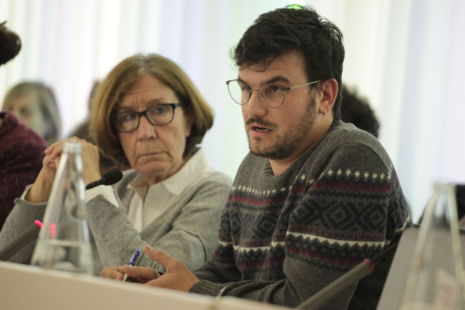 Els dos regidors d'ICV-EUiA durant un ple FOTO: Artur Ribera 