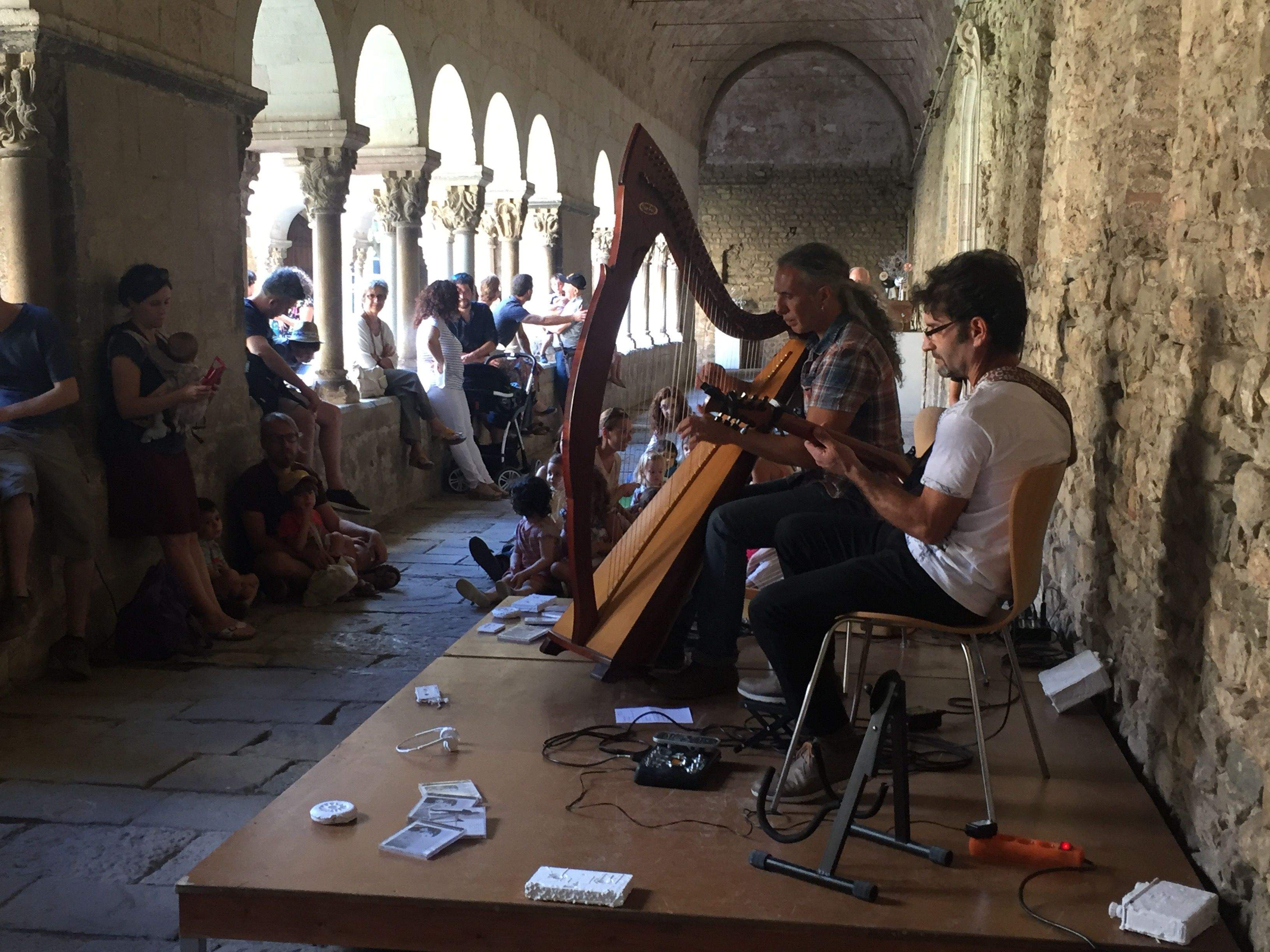 La vetllada musical ha comptat amb molta participació per part dels santcugatencs FOTO: Mariya Piedra
