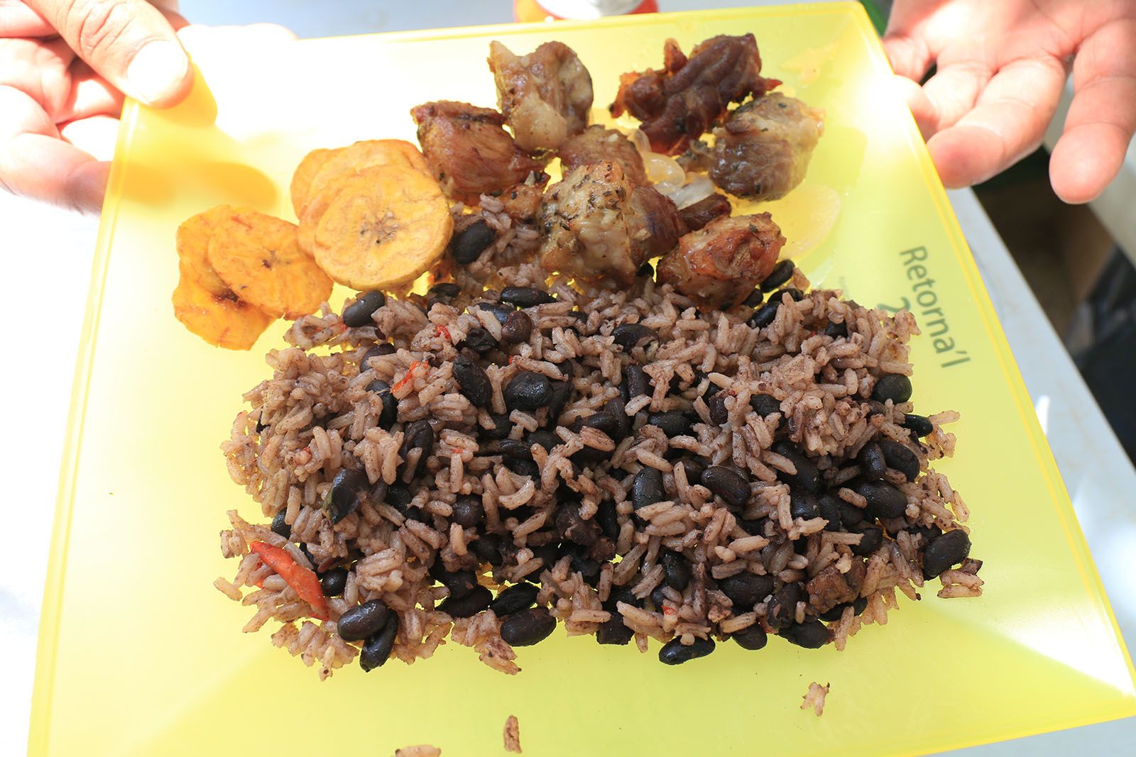 La gastronomia, un dels plats forts de la Festa Cubana de la Festa Major de Sant Cugat FOTO: Lali Álvarez