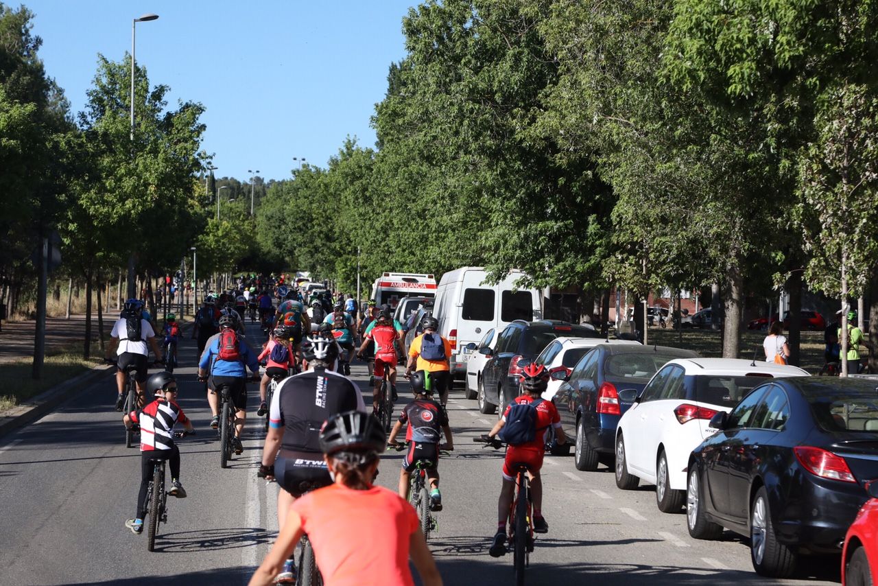 346 ciclistes i runners han participat en la 20a Pedalada de BTT i la 7a Travessa de Running per Collserola de Festa Major. FOTO: Lali Puig