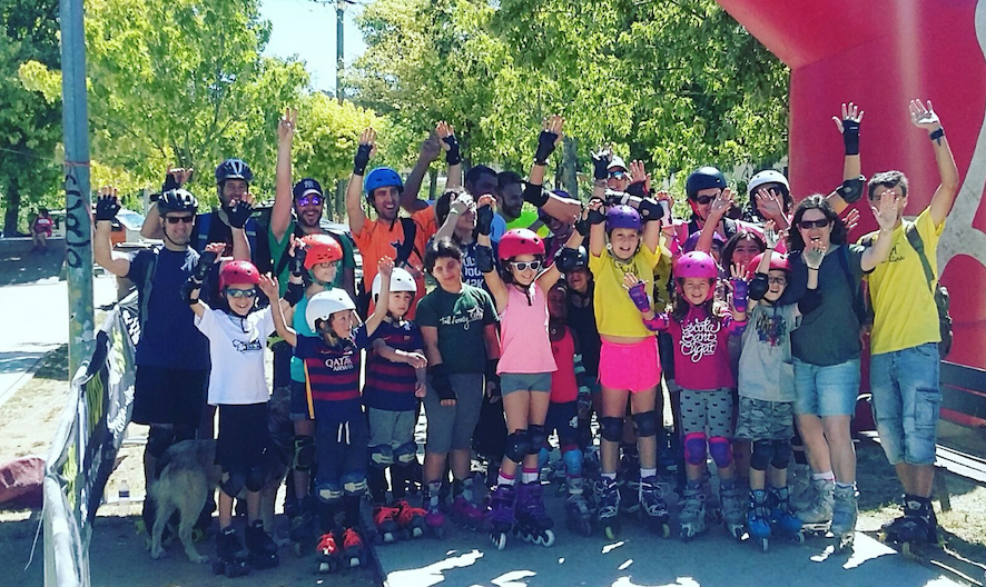  La Patinada Popular de la Festa Major de Sant Cugat, amb una trentena de patinadors de totes les edats. FOTO: Qgat Patina