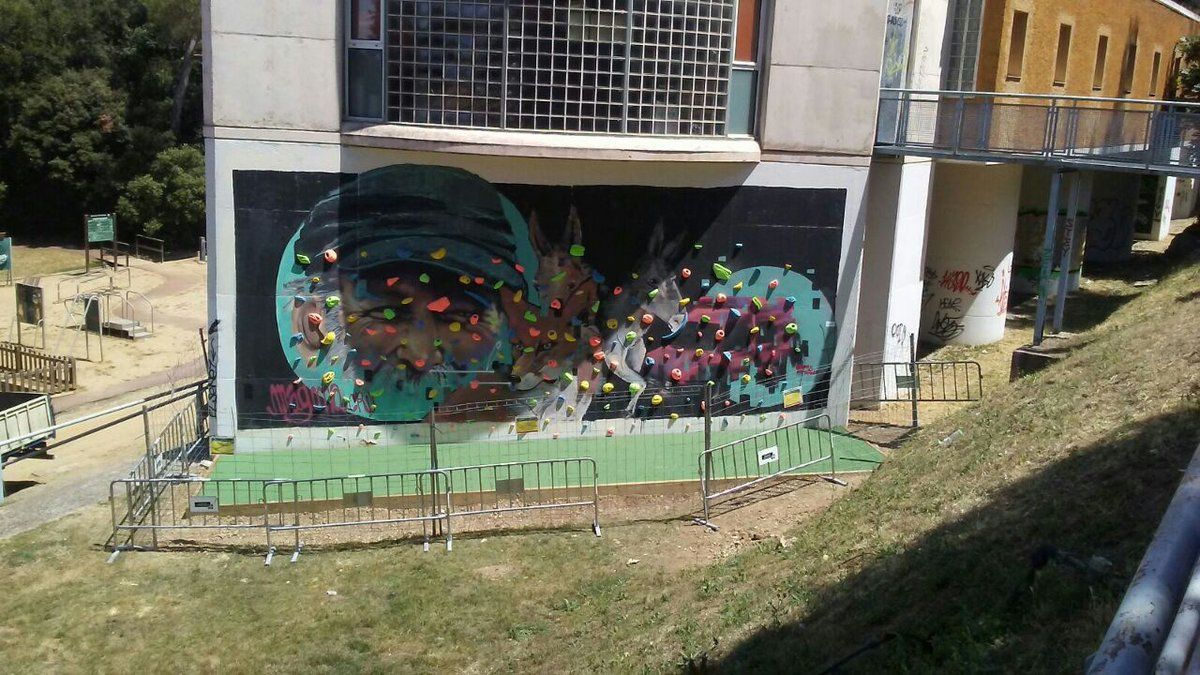 EL Boulder instal·lat a la paret del Centre Social i Sanitari FOTO: Ajuntament de Sant Cugat