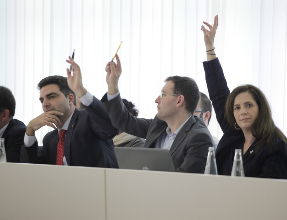 Els tres regidors de Ciutadans durant un ple municipal FOTO: Artur Ribera