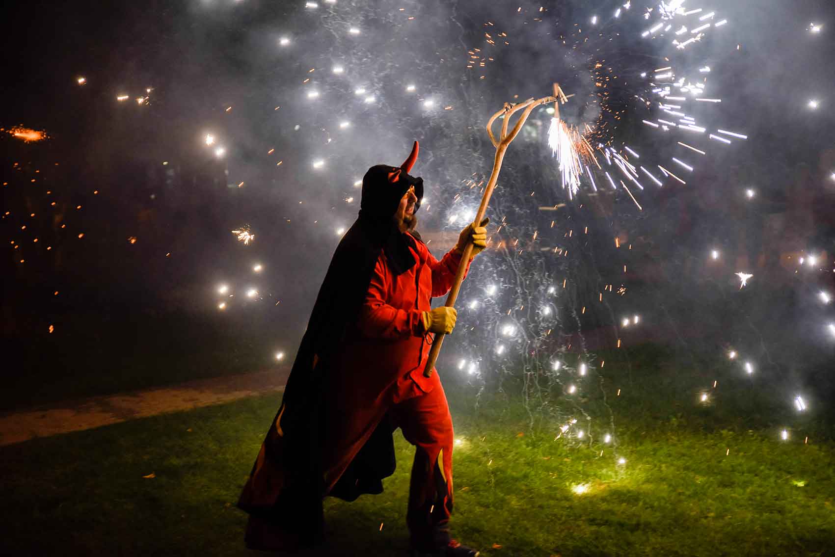 Correfoc d’esperit jove a Mira sol. Foto: Bernat Millet