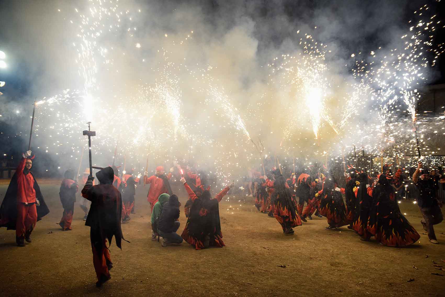 Correfoc d’esperit jove a Mira sol. Foto: Bernat Millet