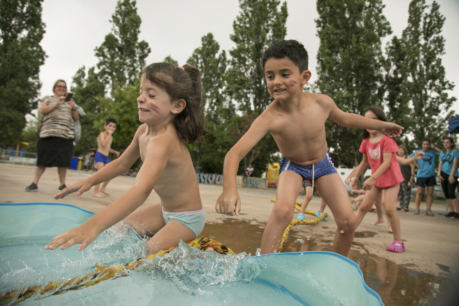 Festa de l’aigua al Casal de Mira-sol. FOTO: Lali Puig