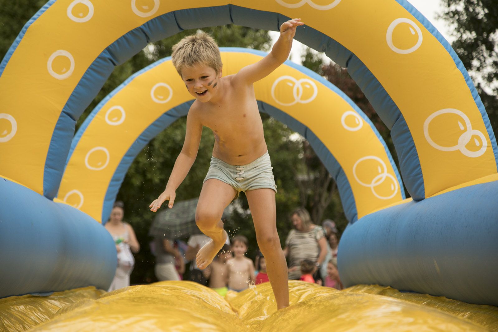 Festa de l’aigua al Casal de Mira-sol. FOTO: Lali Puig