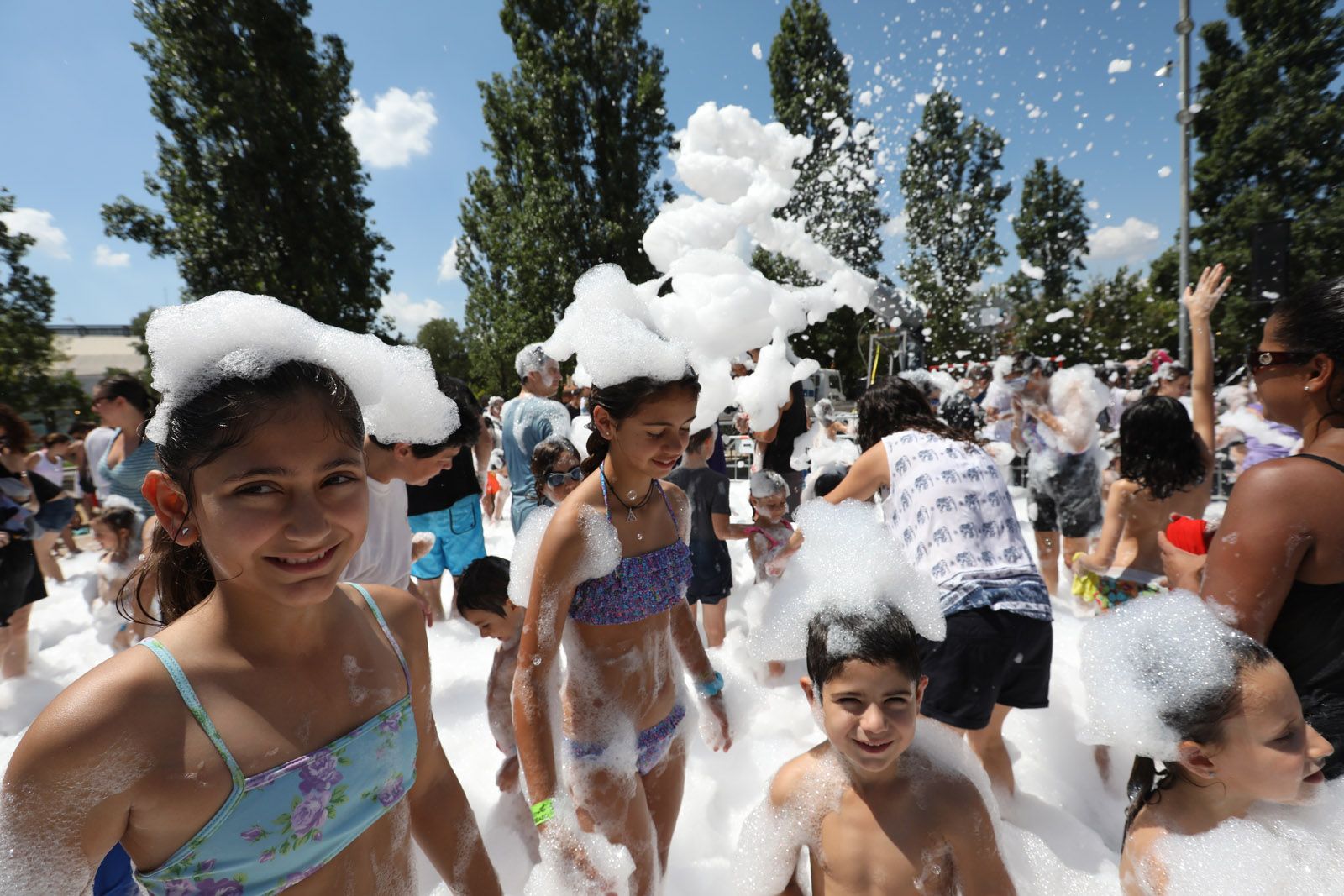 Festa de l’escuma al Casal de Mira-sol. FOTO: Lali Puig