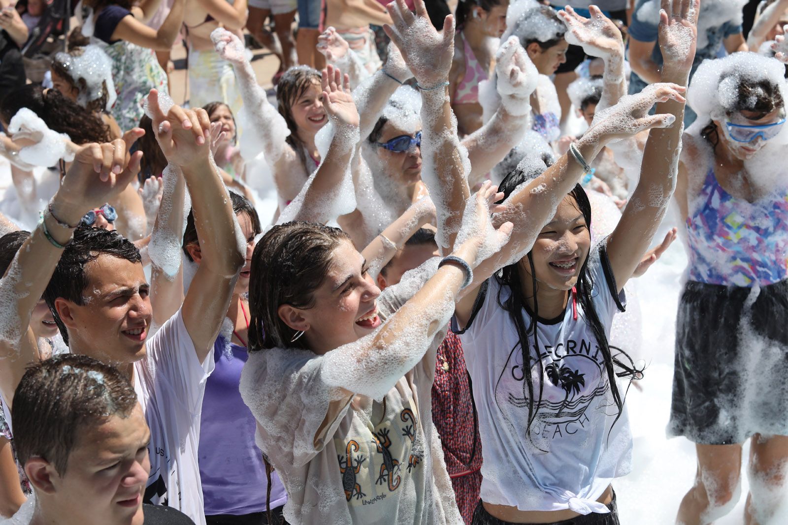 Festa de l’escuma al Casal de Mira-sol. FOTO: Lali Puig