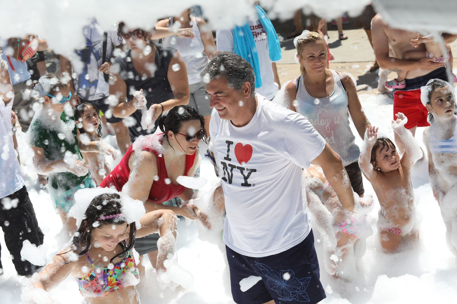 Festa de l’escuma al Casal de Mira-sol. FOTO: Lali Puig