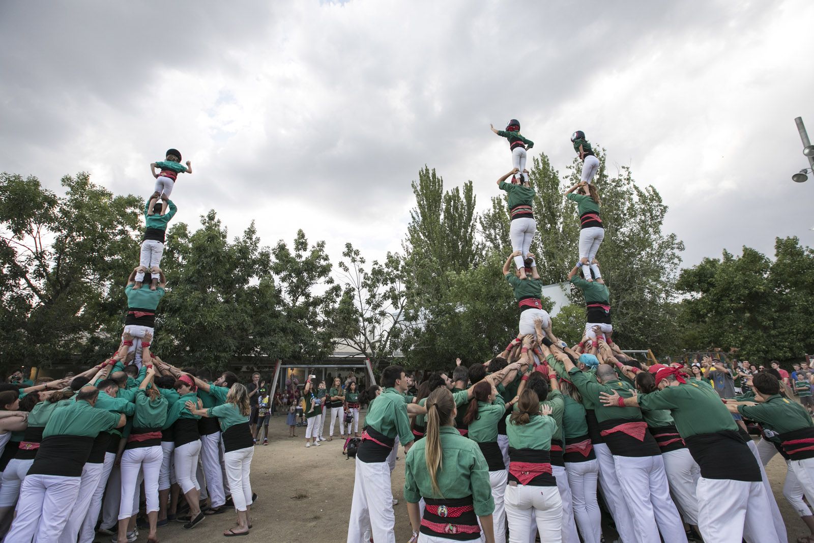 Actuació castellera amb els Gausacs i els Castellers de Cerdanyola. FOTO: Lali Puig