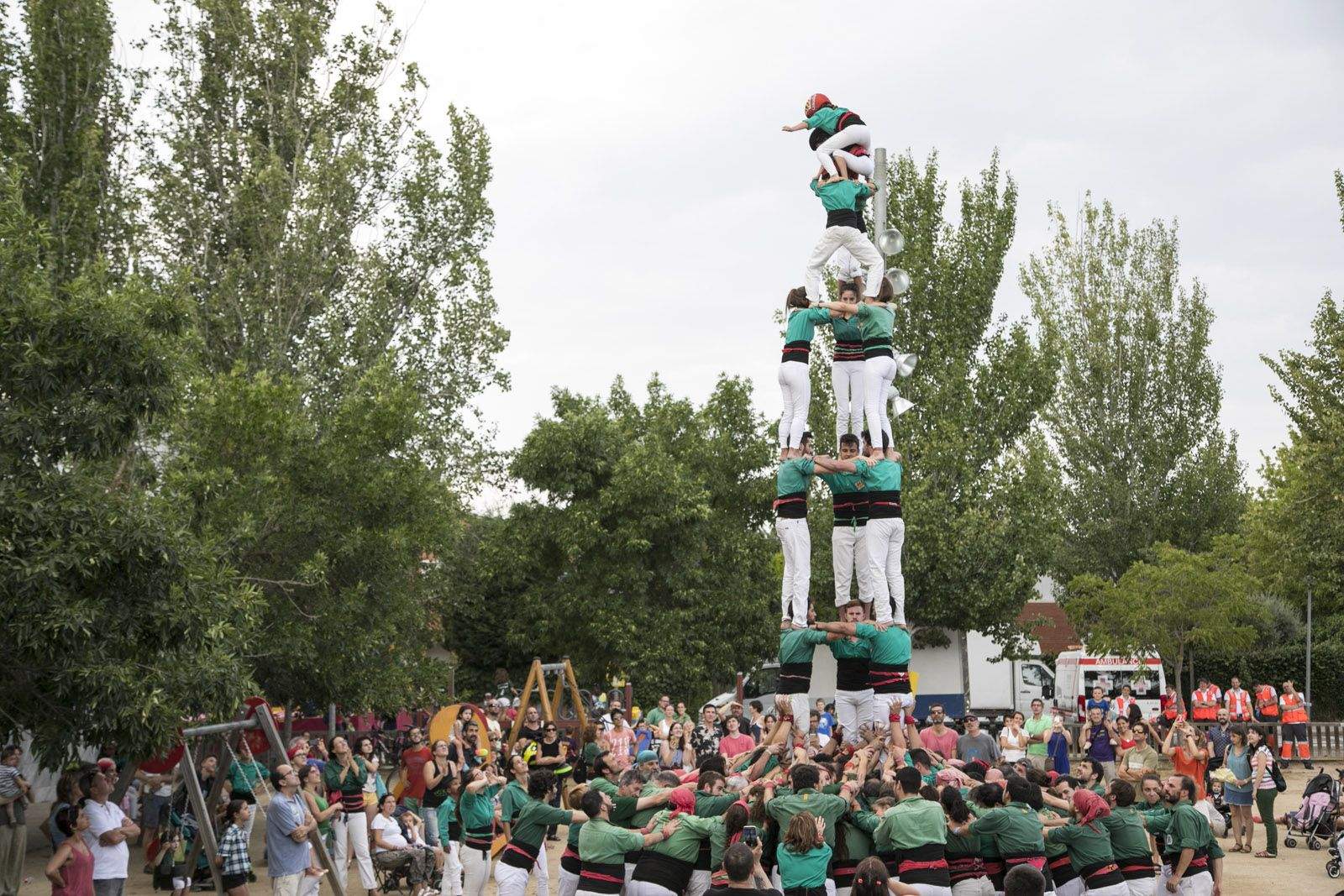 Actuació castellera amb els Gausacs i els Castellers de Cerdanyola. FOTO: Lali Puig