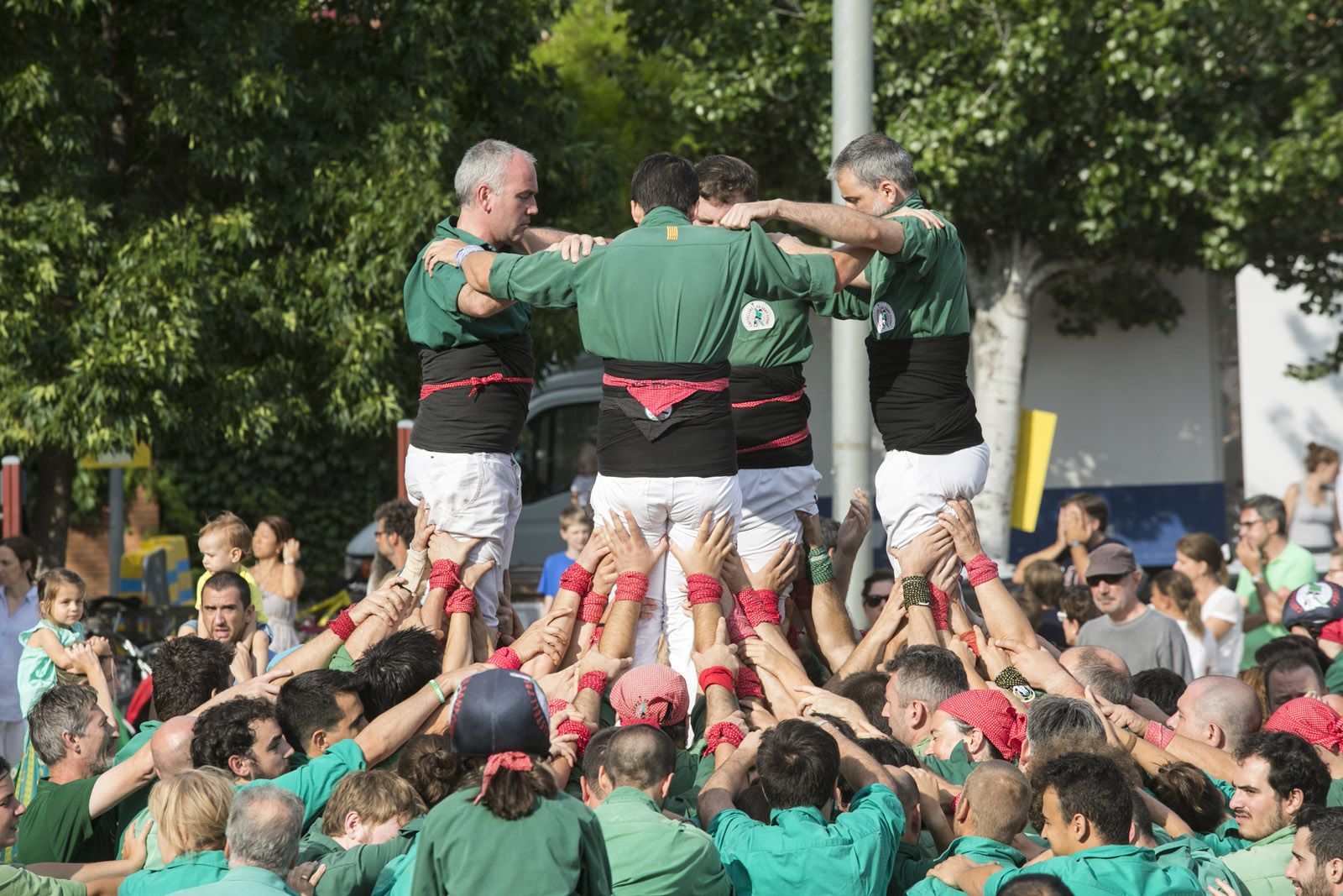 Actuació castellera amb els Gausacs i els Castellers de Cerdanyola. FOTO: Lali Puig