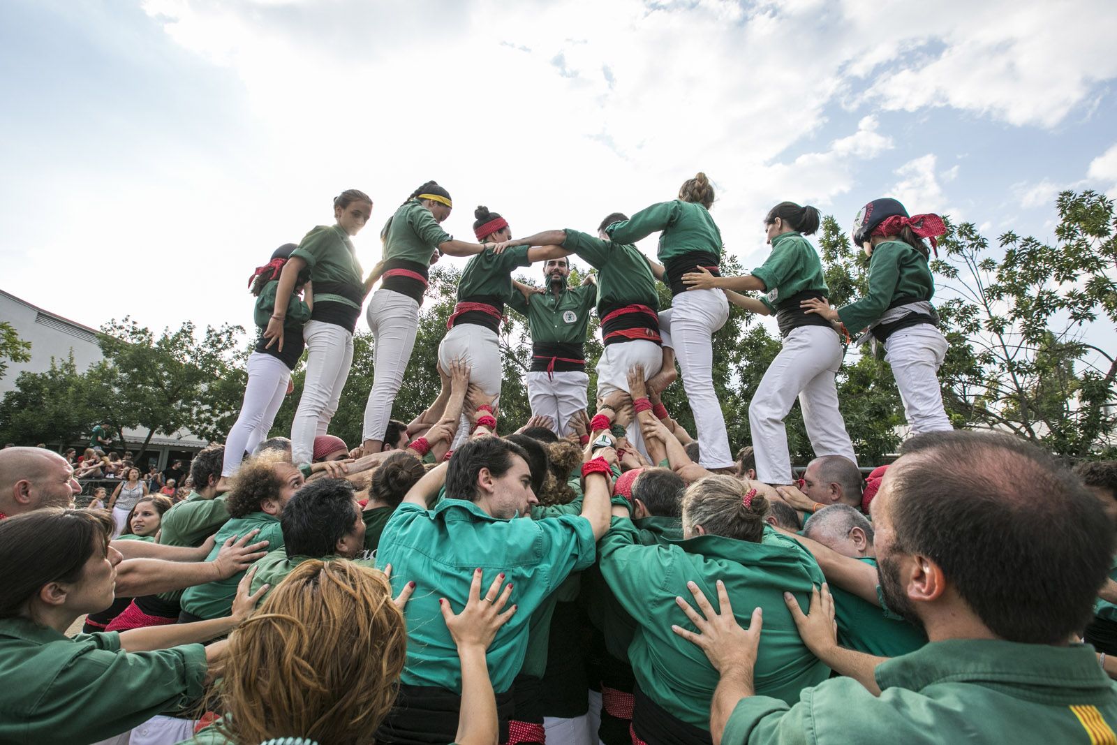 Actuació castellera amb els Gausacs i els Castellers de Cerdanyola. FOTO: Lali Puig