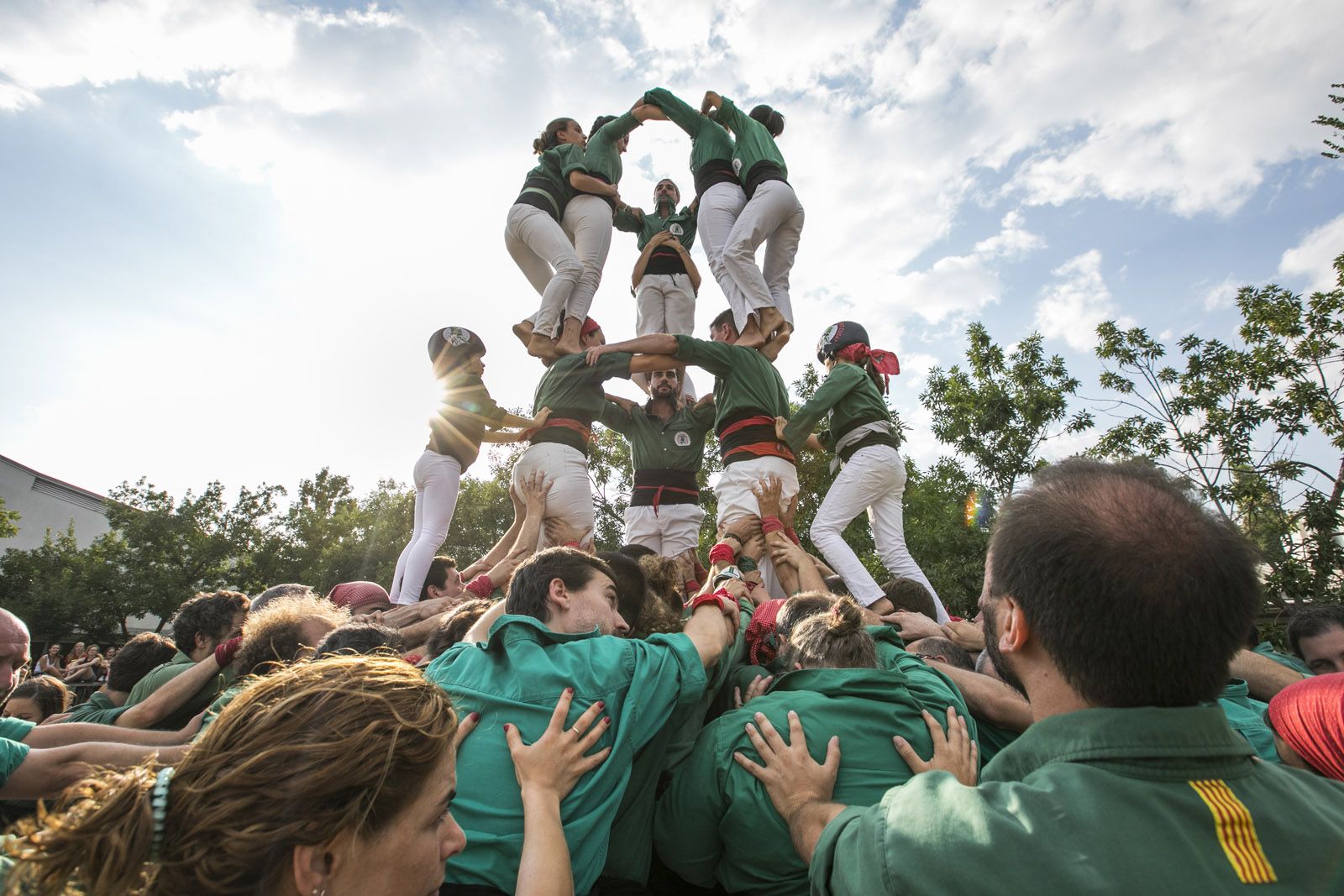 Actuació castellera amb els Gausacs i els Castellers de Cerdanyola. FOTO: Lali Puig