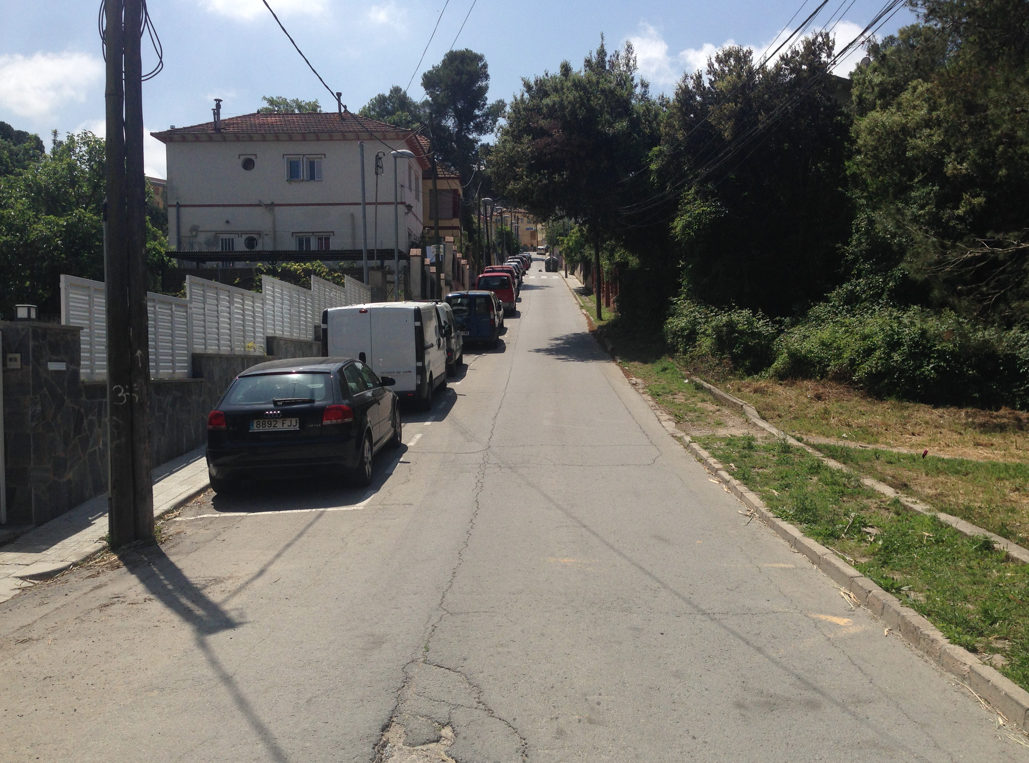 La baixada de Can Llobet, des de la part d'abaix FOTO: Artur Ribera
