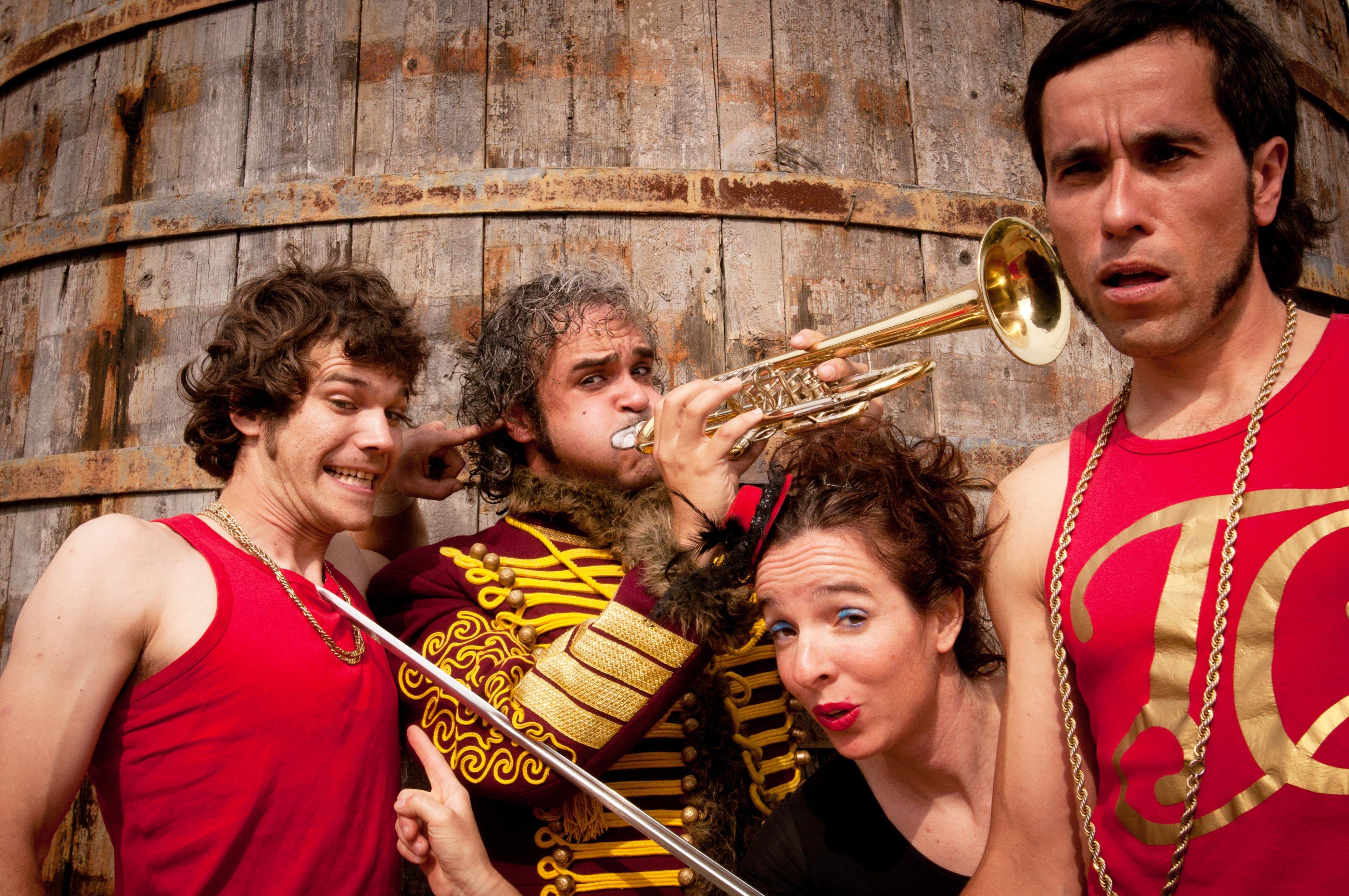 El circ arriba a Mira-sol amb la Cia. Passabarret. FOTO: Cedida