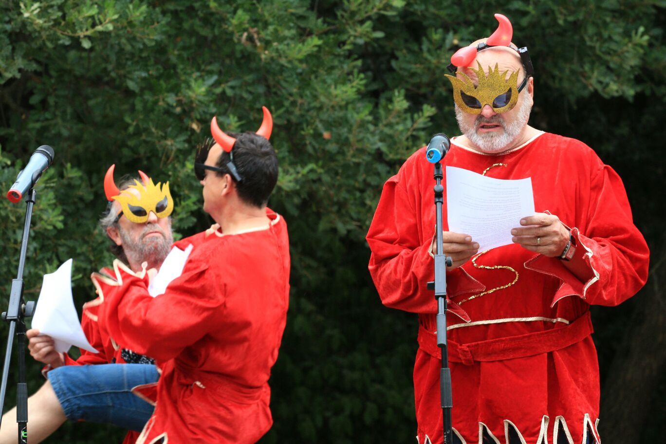 Els Pastorets han donat el tret de sortida a la festa amb el seu pregó  FOTO: Lali Álvarez