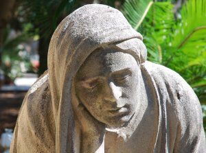 una escultura al cementiri de terrassa
