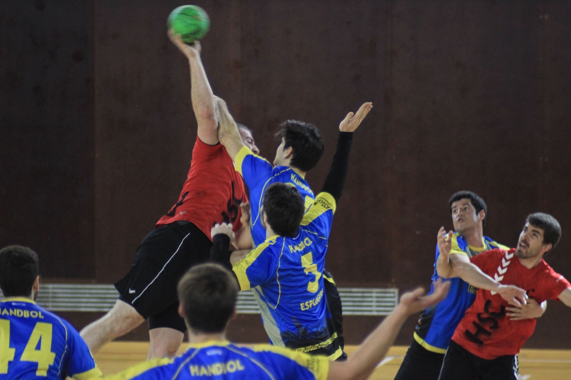 han finalitzEl Club Handbol Sant Cugat ha acabat la lliga 8è de 16 conjunts. FOTO: Ale Gómez