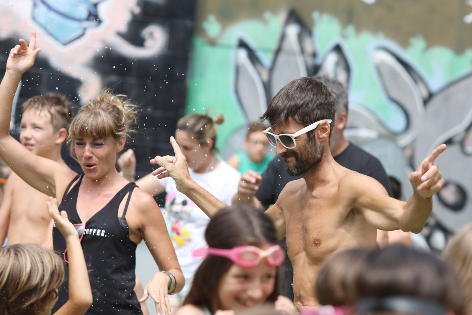 Festa de l'escuma a càrrec de Xiula a les Pistes Poliesportives de la Floresta. FOTO: Lali Puig