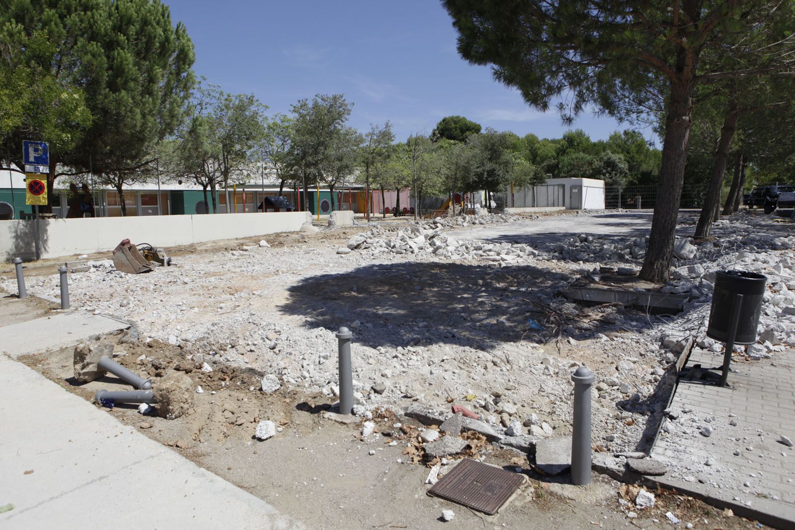 El que fins ara era el pàrquing del Turó de Can Mates formarà part del pati FOTO: Artur Ribera 