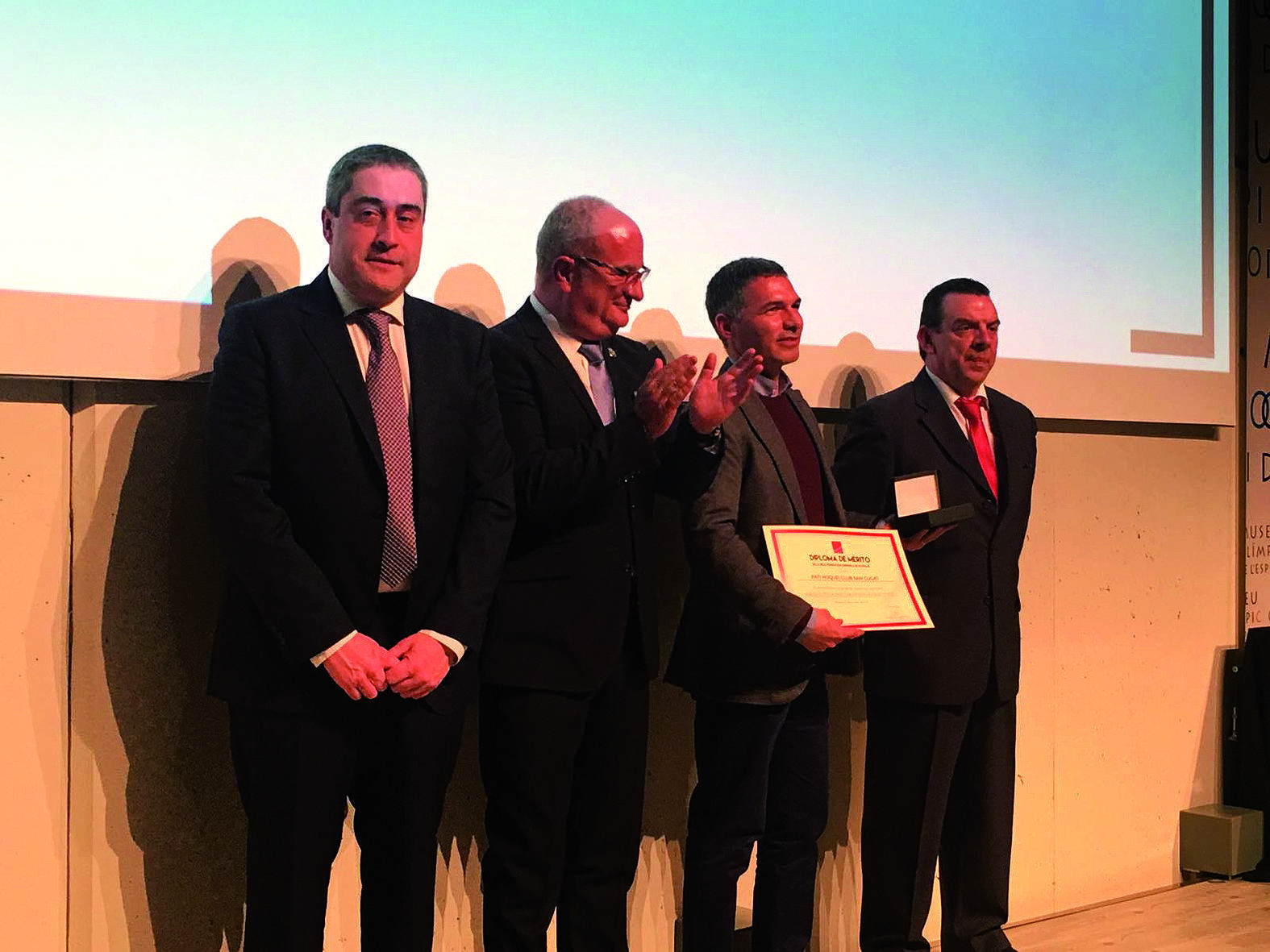 El passat 20 de gener, la Federació Espanyola de Patinatge va lliurar al club la Medalla i Diploma de Mèrit de l’ens federatiu