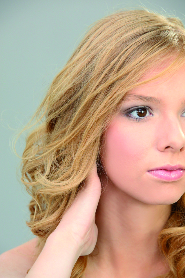 Dormir amb el cap alt evita que s'acumuli líquid en la zona facial