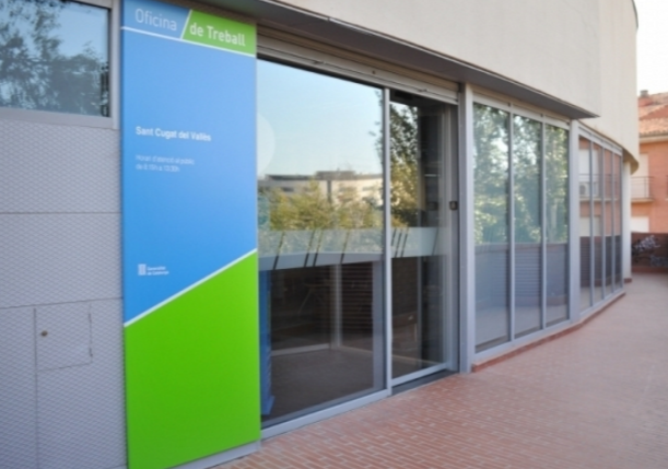 L'Oficina del Treball de la Generalitat a Sant Cugat FOTO: Artur Ribera 