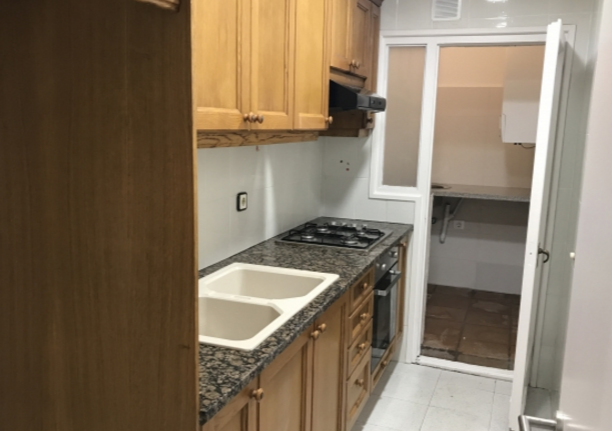 Imatge de la cuina del primer pis aconseguit per la llei del tanteig i retracte FOTO: Premsa Sant Cugat 