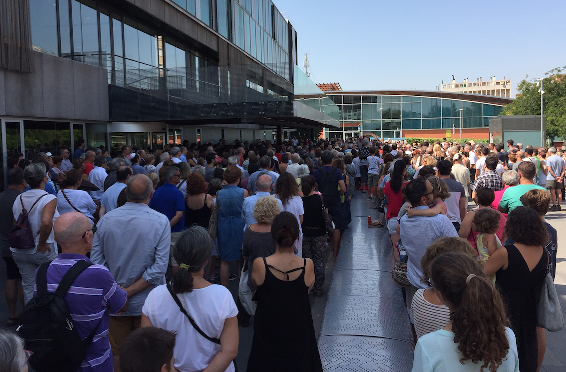 Concentració en suport a les víctimes a Sant Cugat