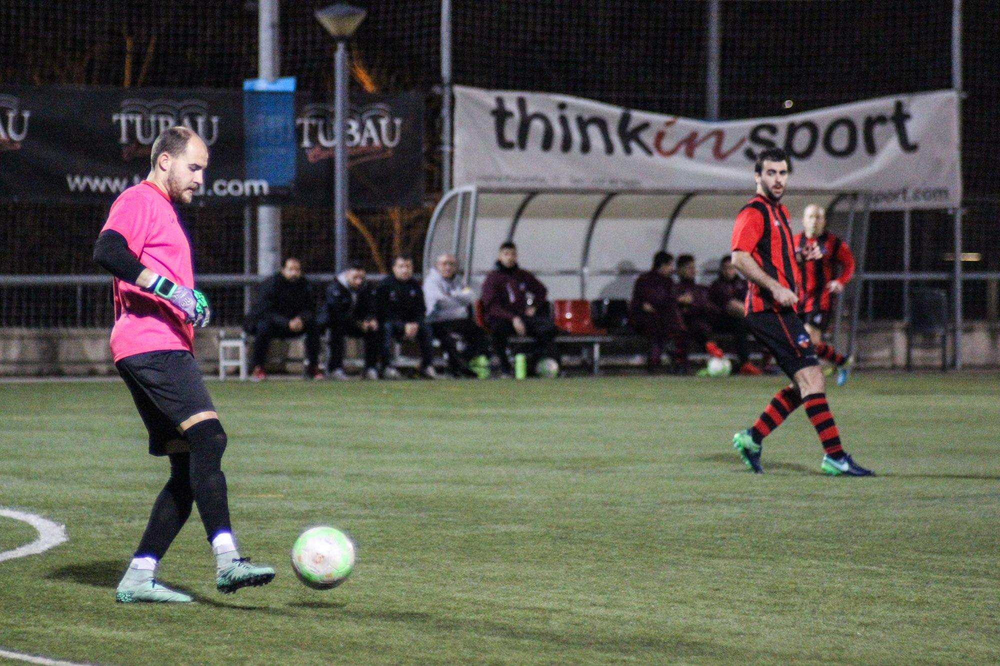 El porter Juanmi Beas és un dels 4 futbolistes que segueixen al primer equip del Sant Cugat Futbol Club. FOTO: Ale Gómez
