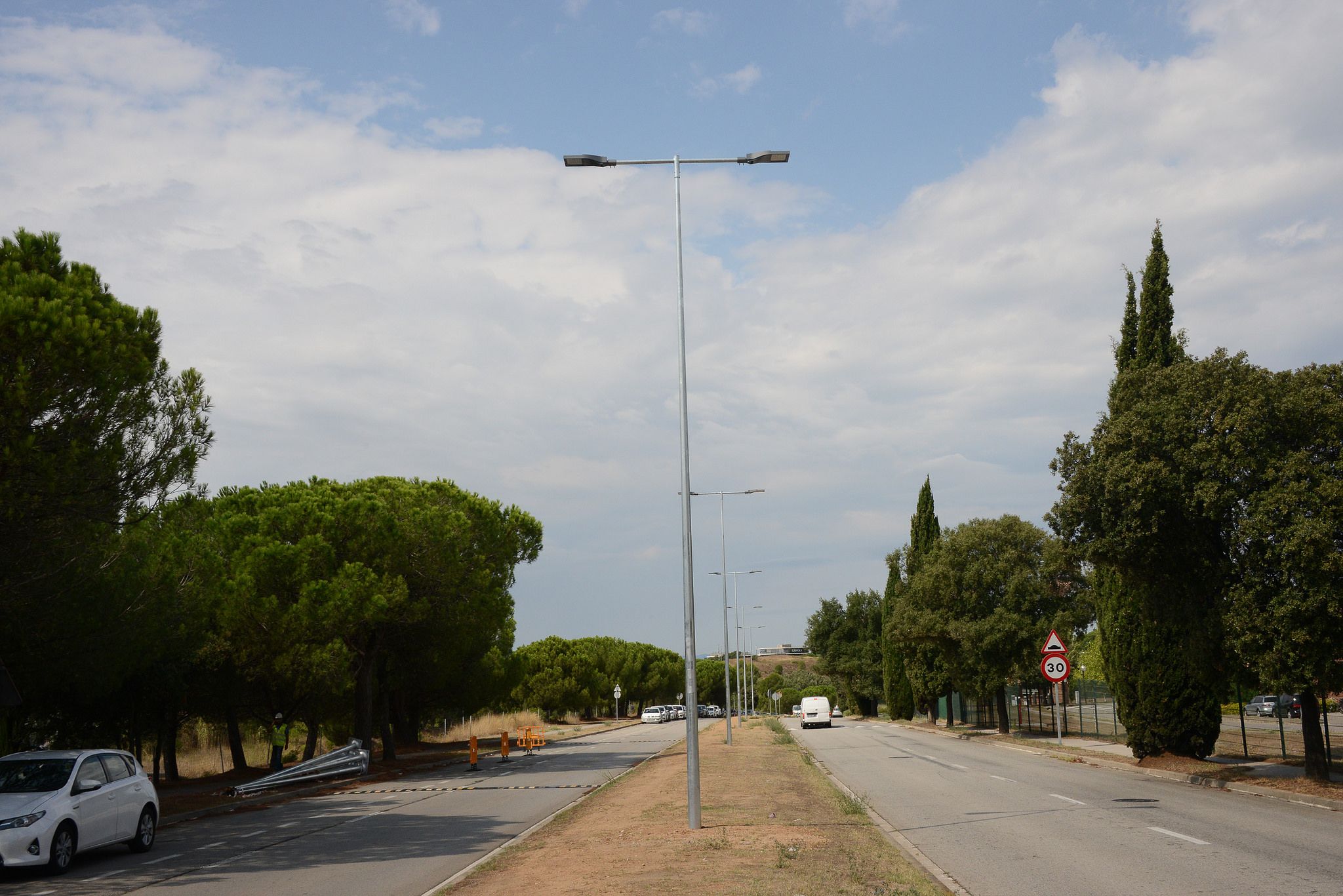 El nou enllumenat de l'avinguda de la Generalitat FOTO: Localpres
