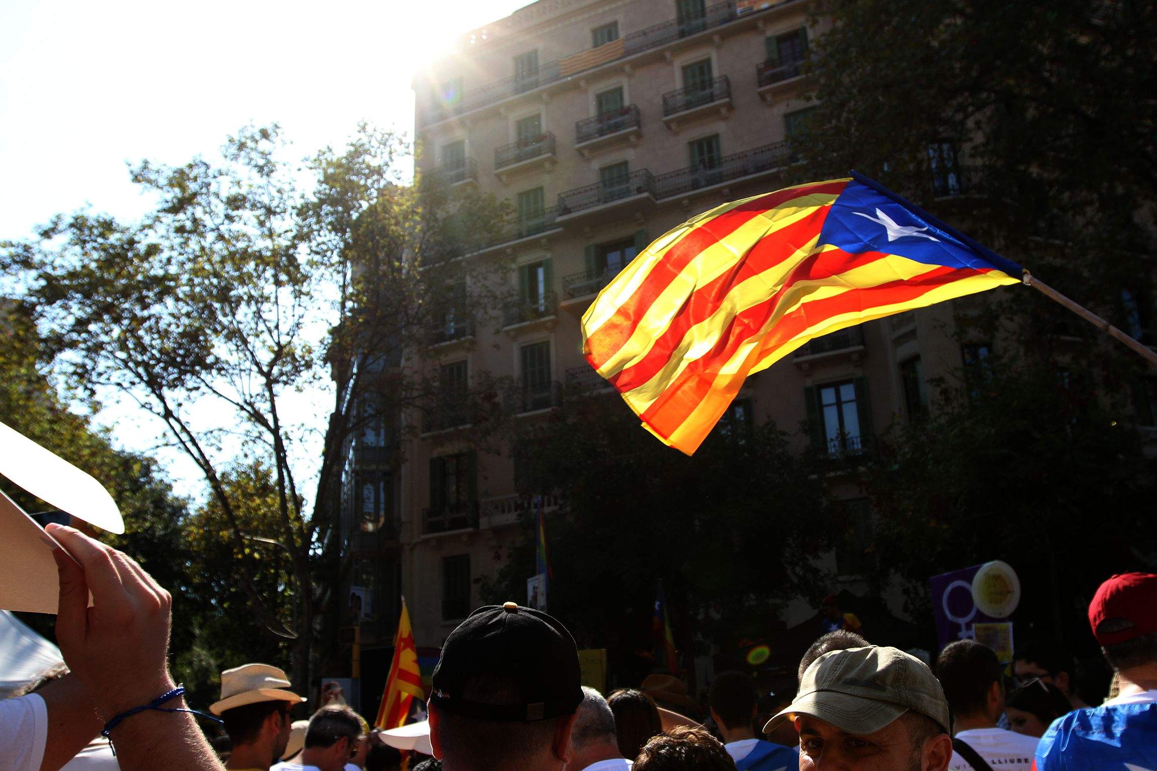 La caminada popular és per arribar al tram santcugatenc de la manifestació a Barcelona  FOTO: Haidy Blanch