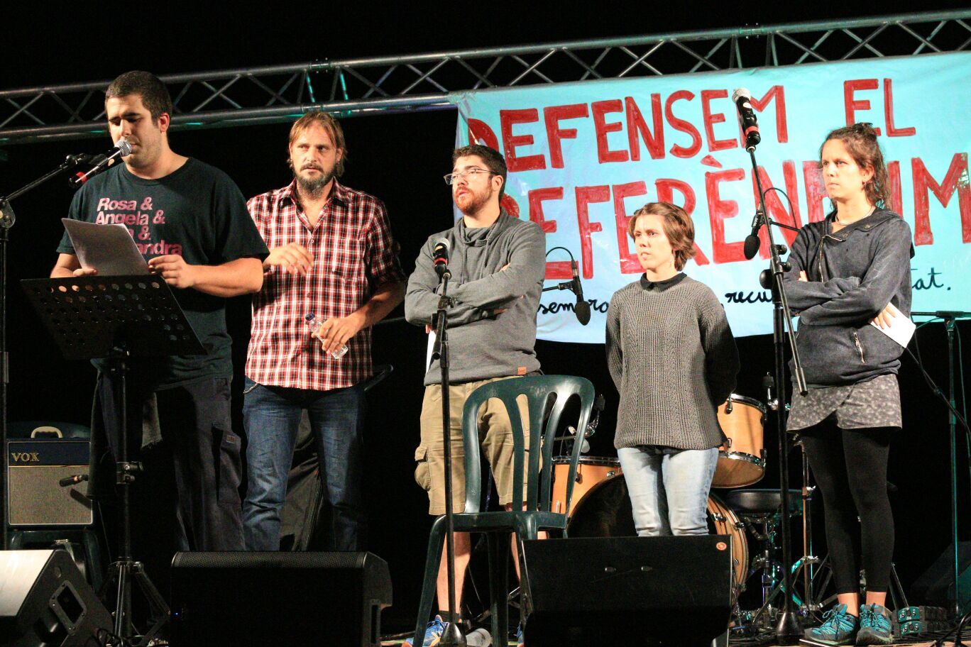 Acte de presentació del Comitè de Defensa de la República a la plaça del Rei  FOTO: Lali Álvarez