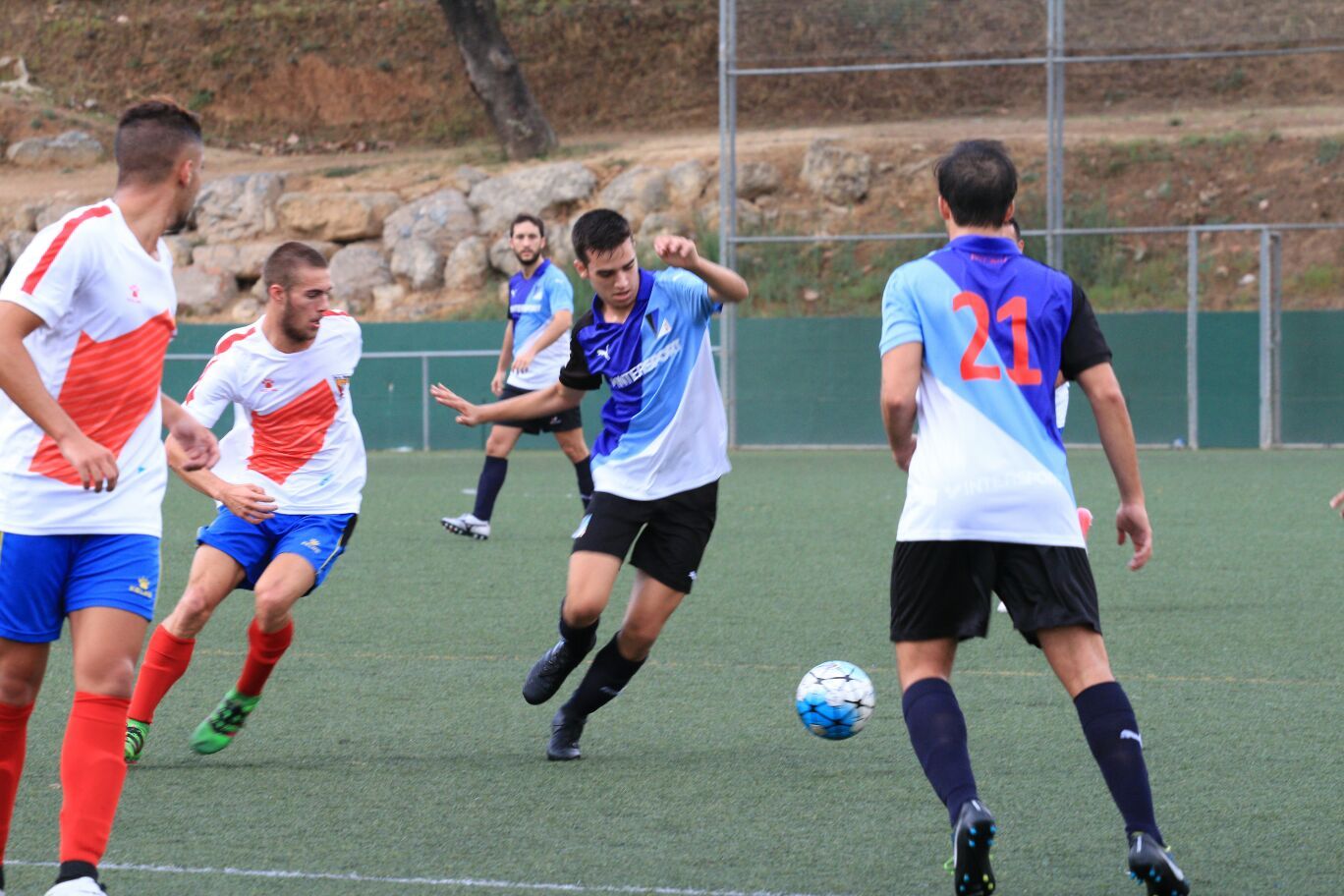 El Junior FC ha perdut (1-4) amb la UE Rubí. FOTO: Lali Álvarez