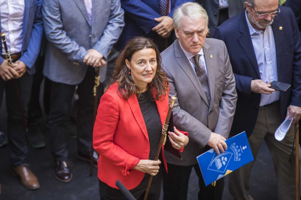 Mercè Conesa durant la concentració d'alcaldes FOTO: Jordi Borràs 