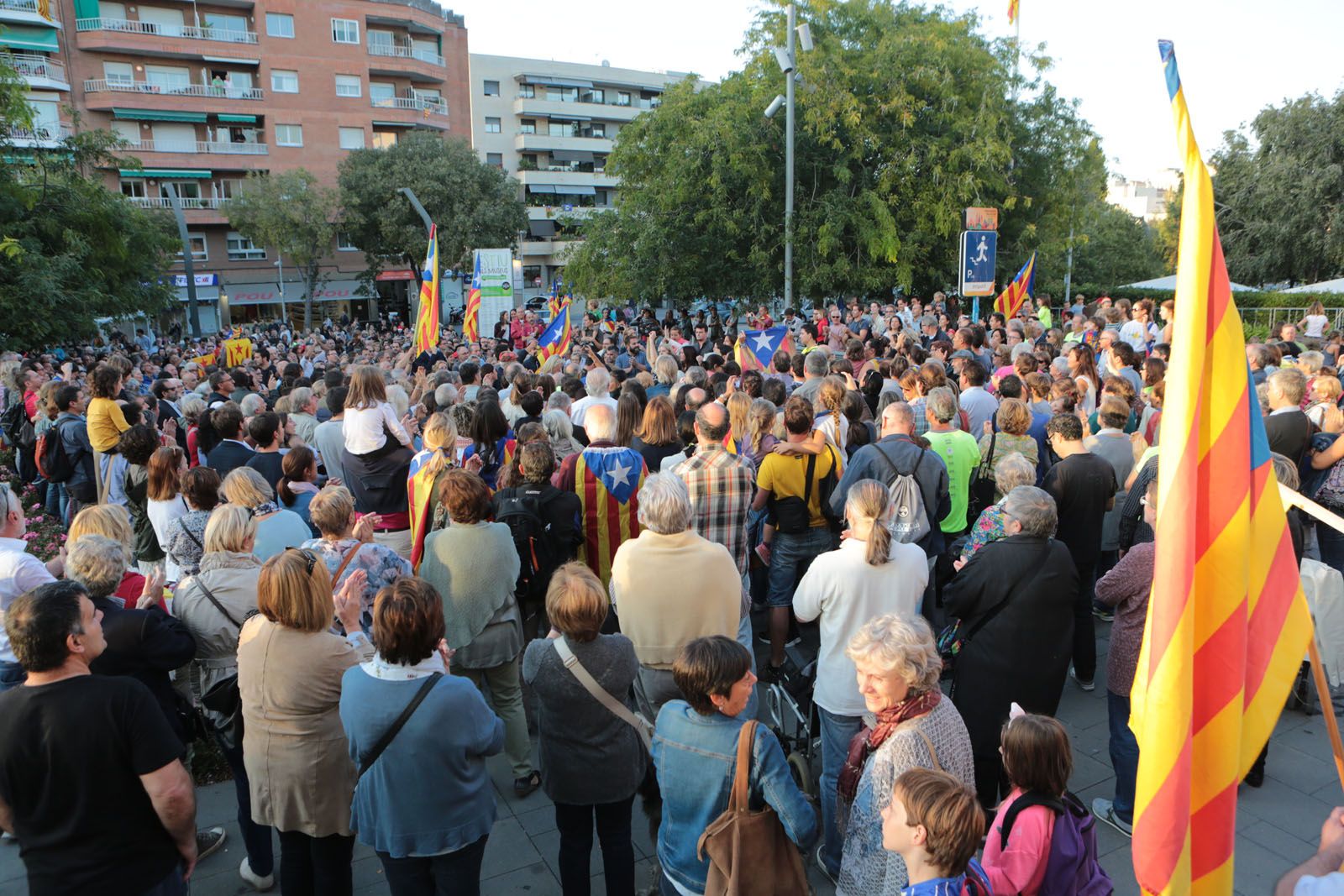 Concentració a Sant Cugat en defensa de les institucions catalanes FOTO: Artur Ribera