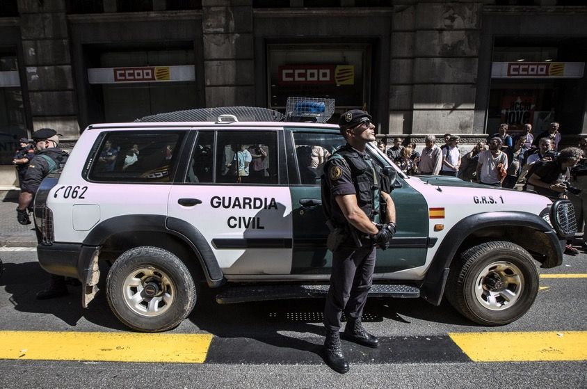 La Guàrdia Civil durant l'operatiu. FOTO: Jordi Borràs