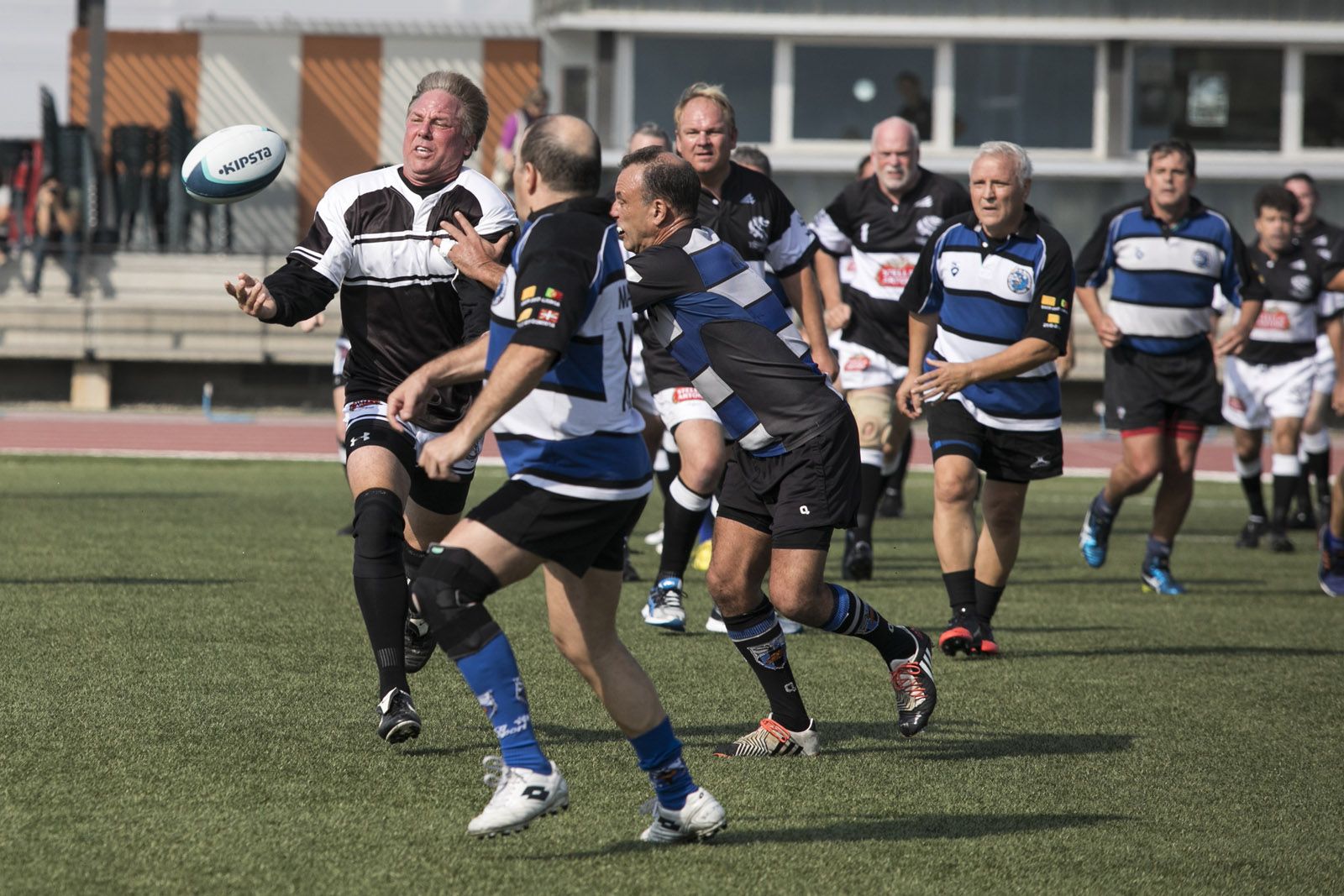 Imatge del partit entre els XV Matusalem i els Khazulu Old Crocs de Califòrnia. FOTO: Lali Puig
