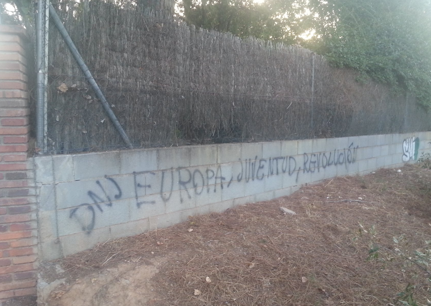 Pintades de Democracia Nacional Joven FOTO: Cedida