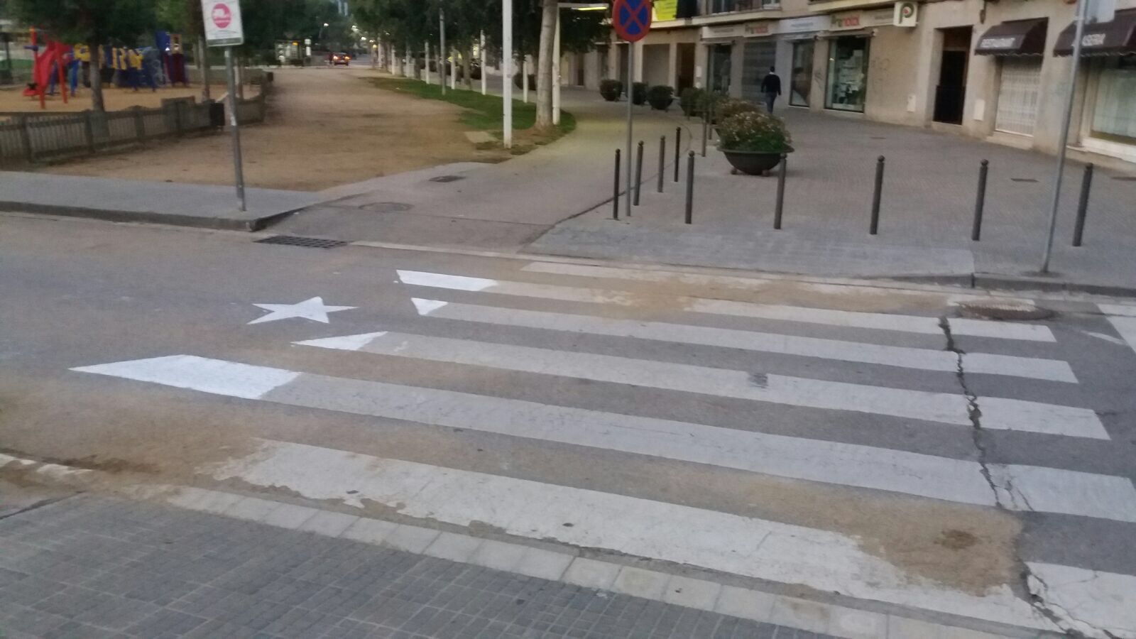 Un dels passos de vianants pintats FOTO: Cedida 