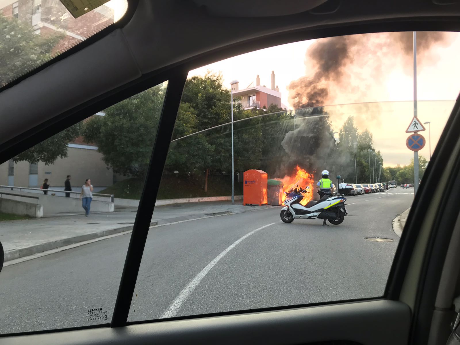 La policia local va apagar el foc poc abans de les 7 de la tarda FOTO: Cedida
