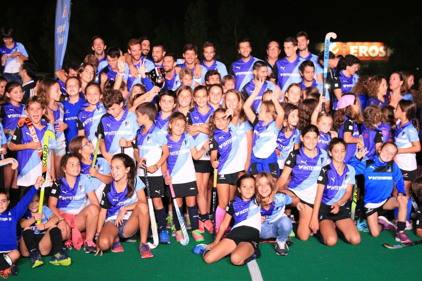 Imatge de la presentació dels equips d'hoquei sobre herba del Junior FC. FOTO: Lali Álvarez