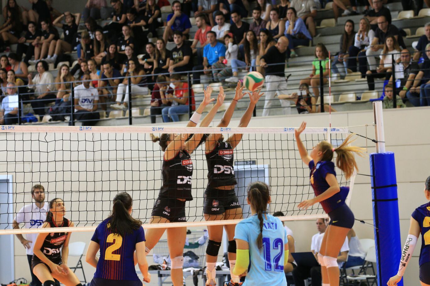 El derbi català entre el DSV CV Sant Cugat i el CVB Barça l'ha guanyat el conjunt blau-i-grana. FOTO: Lali Álvarez