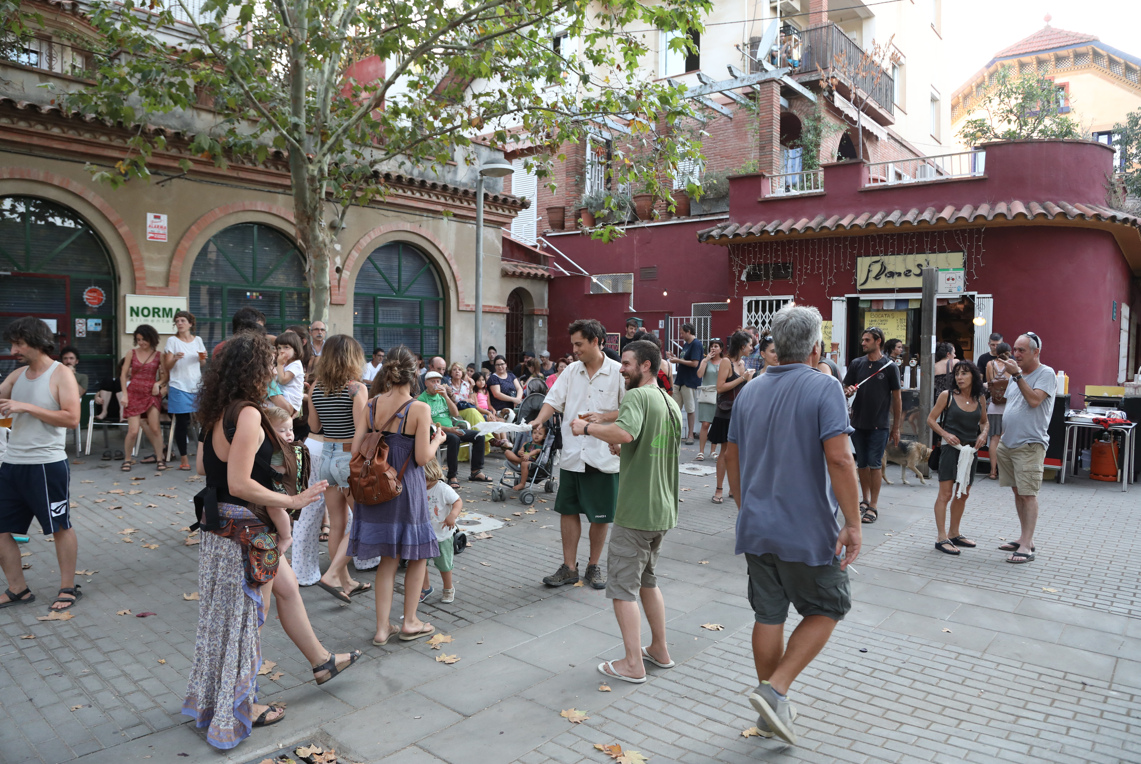 La plaça de l'estació de la Floresta FOTO: Lali Puig