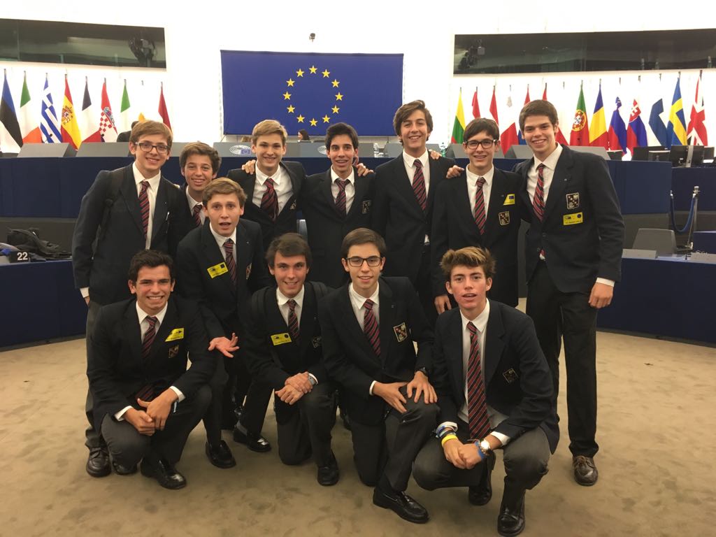 Els 12 integrants del grup Zenit van guanyar el concurs Euroscola FOTO: Cedida