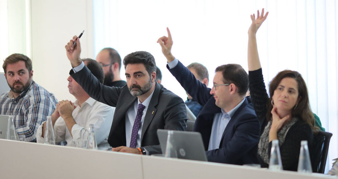 Eloi Rovira, a l'esquerre de la imatge, i Aldo Cipiran, el segon a la dreta de la imatge. FOTO: Artur Ribera